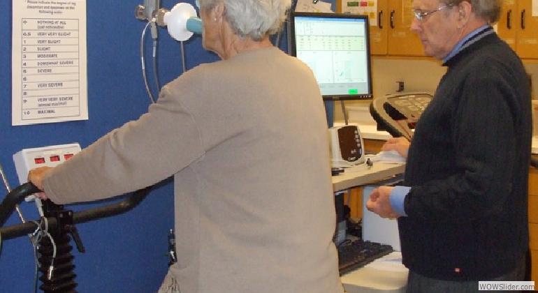Jim Kane administers an exercise test on a COPD subject