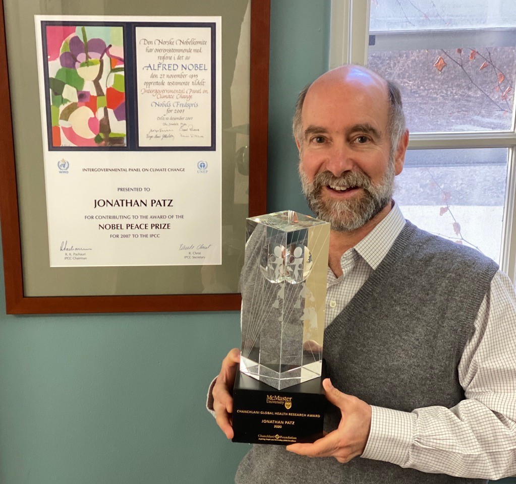 Dr Jonathan Patz with his Chanchlani Global Health Research Award and Nobel Prize.